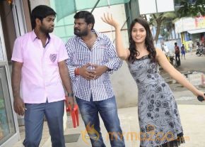 Adhu Vera Idhu Vera Movie Hot Photos photo 17