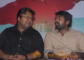 Alaiye Alaiye Movie Audio launch Stills photo 5