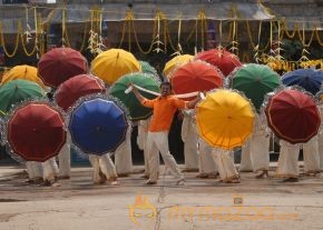 All In All Azhagu Raja Movie New Stills photo 14