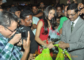 Andrea Jeremiah At Globus Store Launch Photos  photo 6