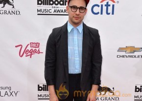 BBMA Red Carpet Arrivals Photos-Billboard Awards 2014 photo 35