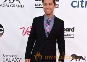 BBMA Red Carpet Arrivals Photos-Billboard Awards 2014 photo 59