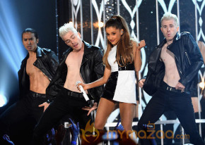 BBMA Red Carpet Arrivals Photos-Billboard Awards 2014 photo 27