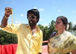 Bindhu Madhavi Latest photos Desingu Raja Movie photo 29