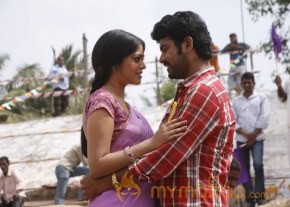 Bindhu Madhavi Latest photos Desingu Raja Movie photo 30