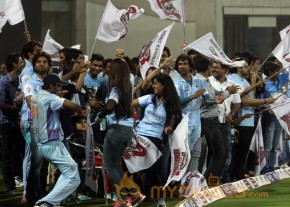 CCL 4 Veer Marathi Vs Bhojpuri Dabanggs Match Photos photo 54