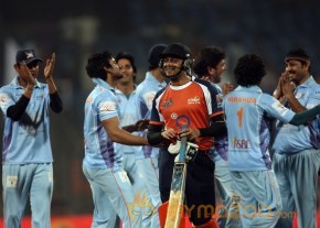 CCL 4 Veer Marathi Vs Bhojpuri Dabanggs Match Photos photo 85