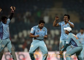 CCL 4 Veer Marathi Vs Bhojpuri Dabanggs Match Photos photo 90