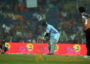 CCL 4 Veer Marathi Vs Bhojpuri Dabanggs Match Photos photo 19