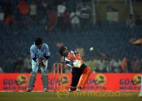 CCL 4 Veer Marathi Vs Bhojpuri Dabanggs Match Photos photo 83
