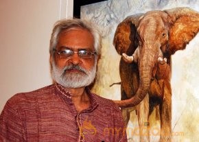 Celebrities At Painting Exbhition Photos photo 10