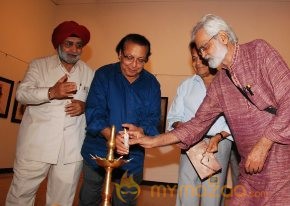 Celebrities At Painting Exbhition Photos photo 14