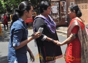 Celebrities Pay Last Respects to Actress Jyothilakshmi  photo 15