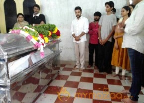 Celebrities Pays Last Respects To Vietnam Veedu Sundaram photo 16