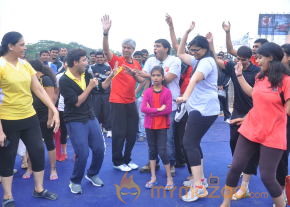 Celebs at 10 K Run Event Photos photo 54