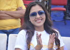 Celebs at 10 K Run Event Photos photo 28