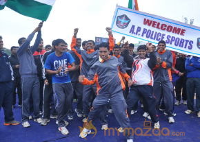 Celebs at 10 K Run Event Photos photo 93