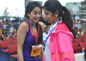 Celebs at 10 K Run Event Photos photo 37