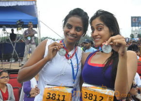 Celebs at 10 K Run Event Photos photo 104