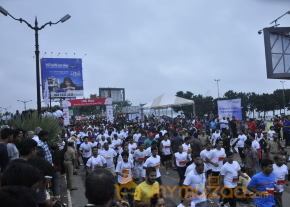 Celebs at 10 K Run Event Photos photo 91