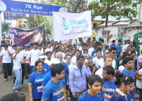 Celebs at 10 K Run Event Photos photo 41