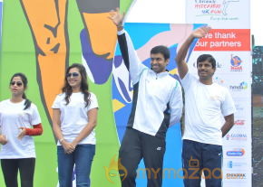Celebs at 10 K Run Event Photos photo 57