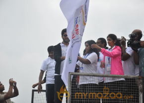 Celebs at 10 K Run Event Photos photo 50