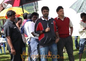 Deiva Thirumagan Movie Working Stills photo 12