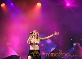 Ellie Goulding Performs at Glastonbury Festival photo 16