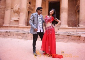 En Vazhi Thani vazhi Movie Latest Stills photo 19