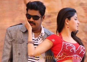 En Vazhi Thani vazhi Movie Latest Stills photo 20