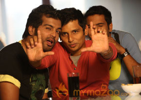 Endrendrum Punnagai Movie Stills photo 17