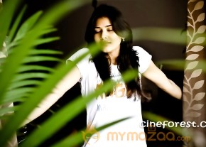 Endrendrum Punnagai Tamil Movie Stills photo 7