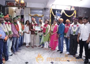 Ennaku Vaaitha Adimaigal Movie Pooja photo 21