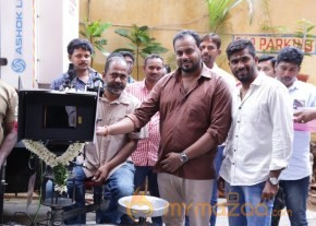 Ennaku Vaaitha Adimaigal Movie Pooja photo 11