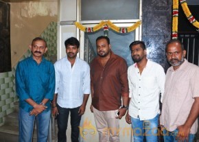 Ennaku Vaaitha Adimaigal Movie Pooja photo 17