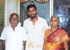 Ennaku Vaaitha Adimaigal Movie Pooja photo 18