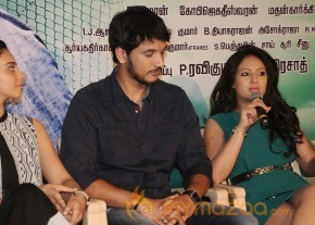 Ennamo Edho Movie Press Meet Photos photo 29