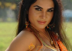 Half Boil Moive Hot Stills photo 23