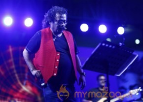 Hariharan Live Concert at Vijayamall Stills photo 16
