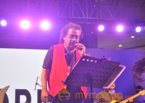 Hariharan Live Concert at Vijayamall Stills photo 14