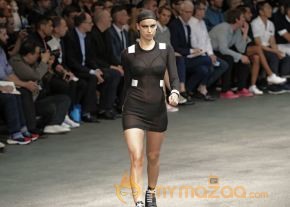 Irina Shayk at the Givenchy Fashion Show  photo 6
