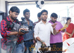 Jamesh Kottakkal Photography Studio Photos