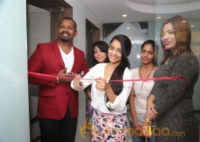 Janani Iyer At  Essensuals Salon Launch photo 18