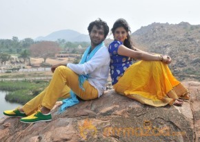 Kadhal Paithiyam Movie Stills photo 3