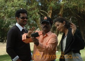 Kalavadiya Pozhudhugal Tamil Movie Stills photo 24