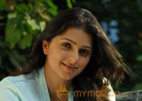 Kalavadiya Pozhudhugal Tamil Movie Stills photo 8