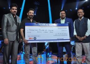 Kamal & Gouthami In Neengalum Vellalam Oru Kodi Show Gallery  photo 9