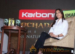 Karbonn Mobiles Kochadaiyaan Phone Series pics photo 7