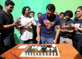 Karthi Celebrating Birthday in shoot photo 4